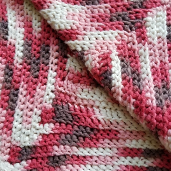 Crochet Afghan  VTG. Childs size\crib size - Picture 1 of 4